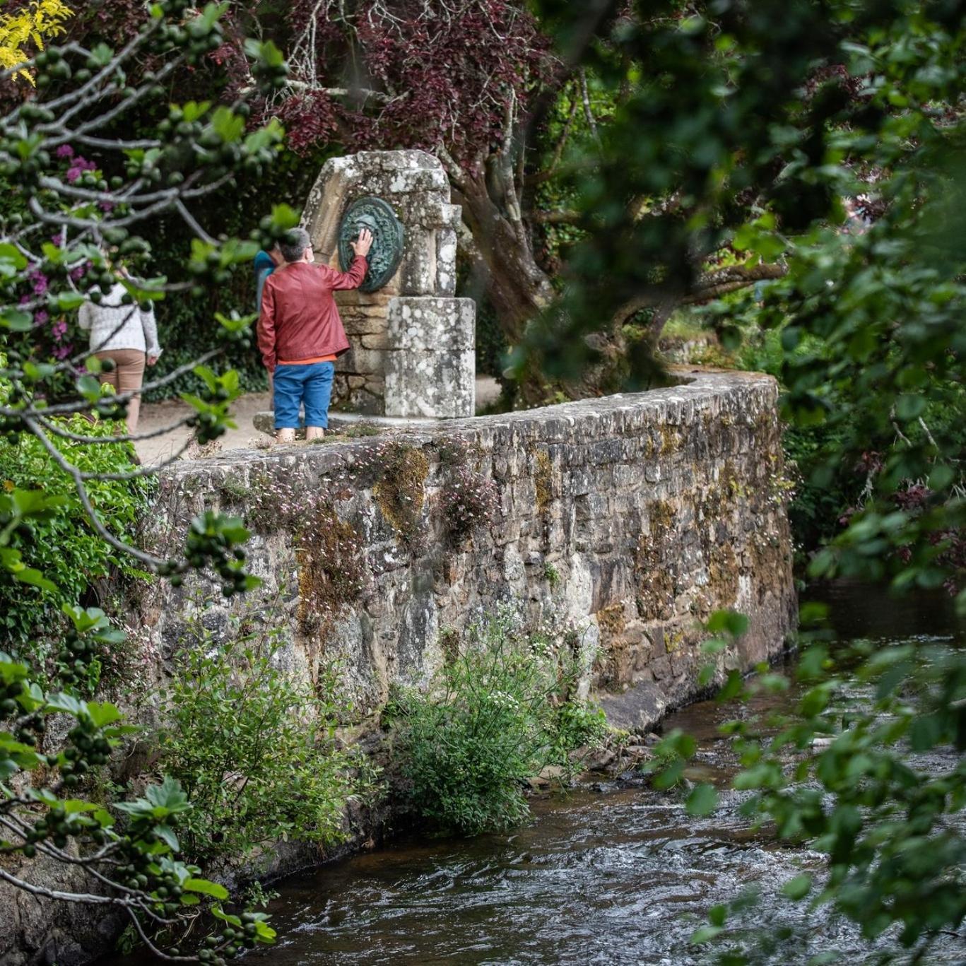 Logis Hotel Et Restaurant La Pension Du Moulin بونت-آفين المظهر الخارجي الصورة